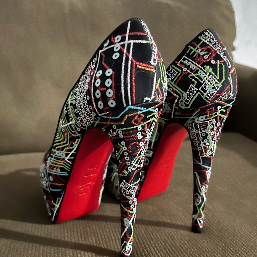 Louis Vuitton Women’s Heels shoe sz 7